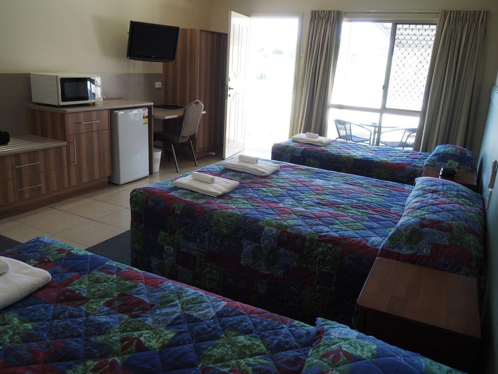 Pittsworth Motor Inn Buitenkant foto
