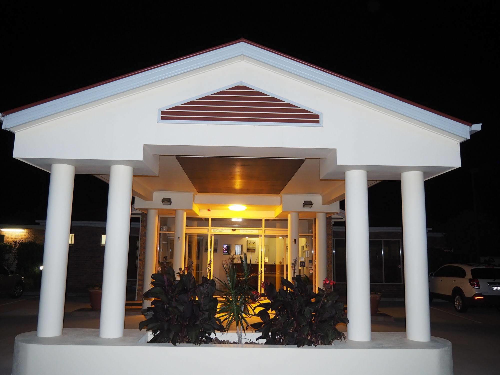 Pittsworth Motor Inn Buitenkant foto