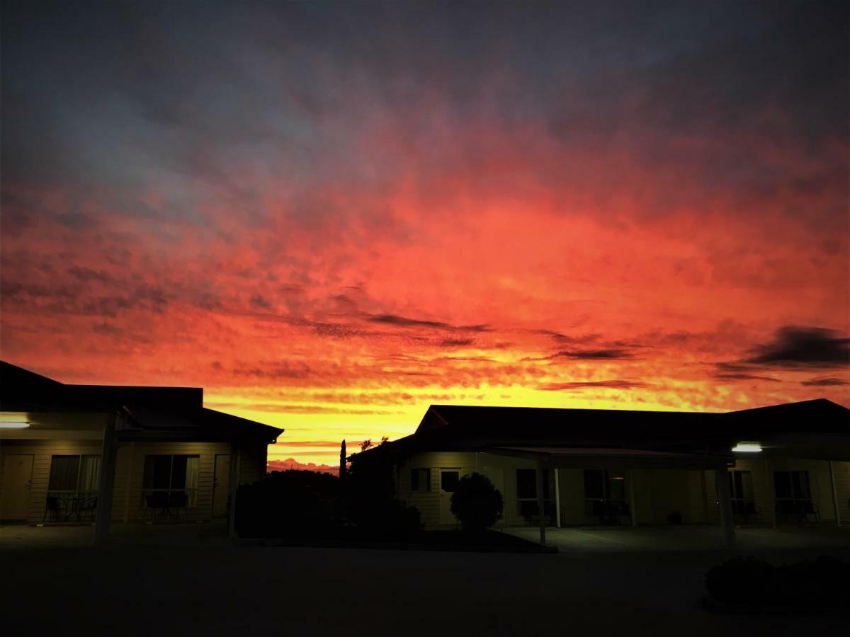Pittsworth Motor Inn Buitenkant foto